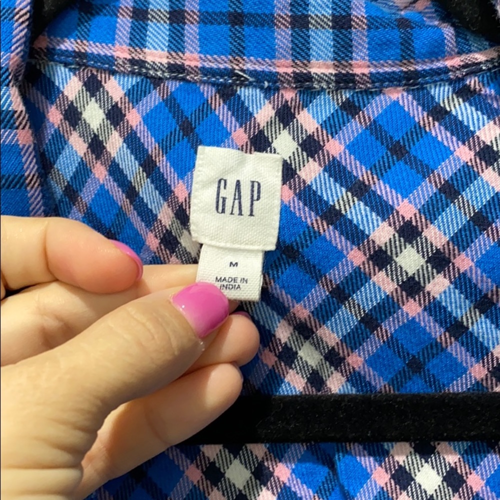 GAP button down top - Picture 3 of 5